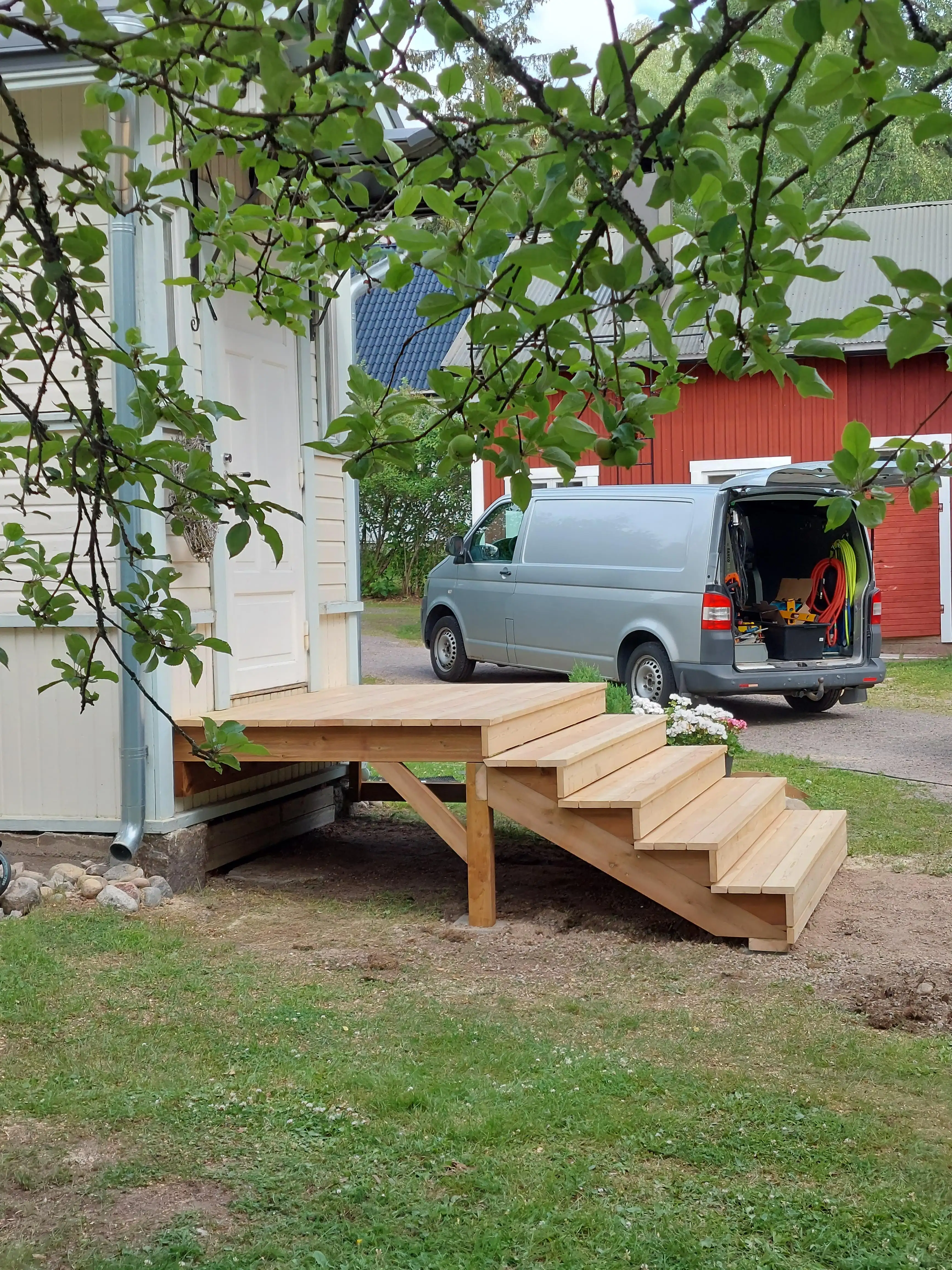 Pihasaunan portaat, Luottoterassit